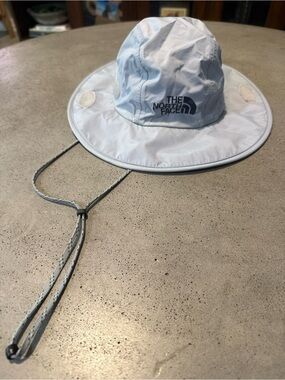 The North Face Kids Light Blue Sun Bucket Hat with Chin Cord